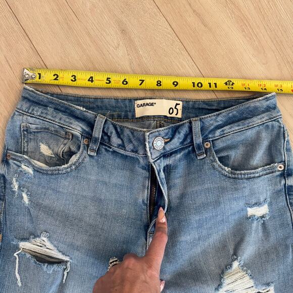 Garage Women's Distressed Girlfriend Straight Leg Jeans Denim Size 5 - Picture 6 of 9